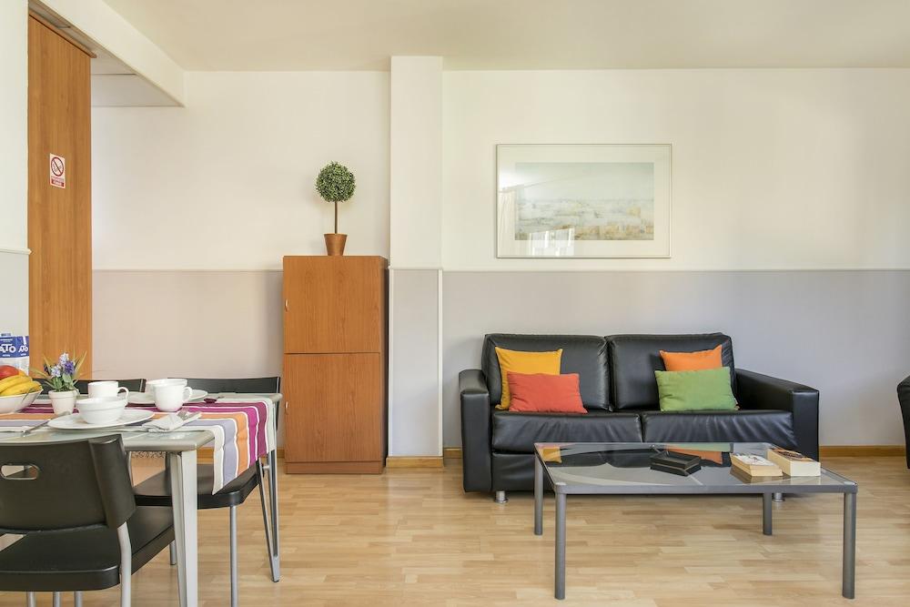 Sata Park Guell Area Apartment